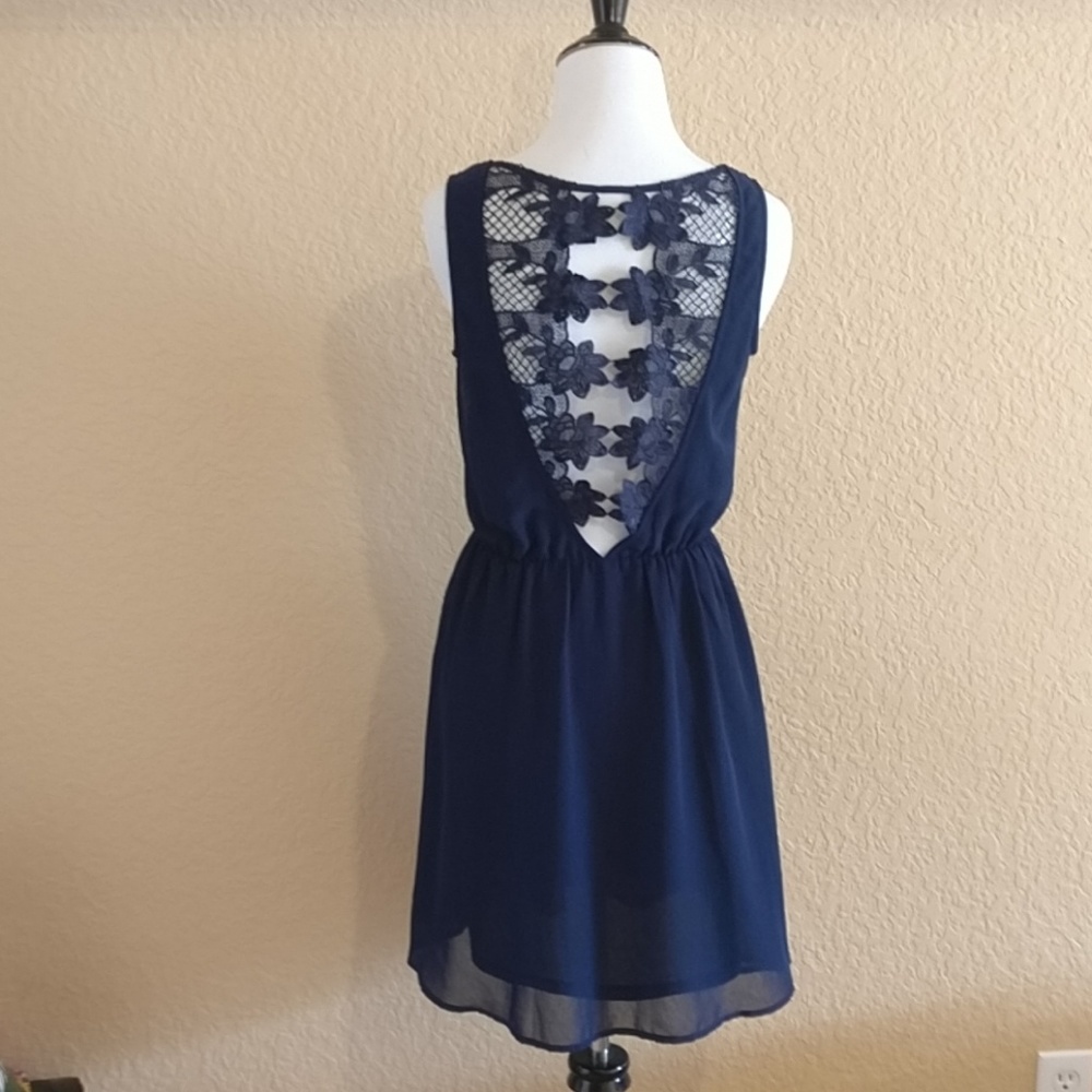 Modcloth Doe & Rae Lace Crochet Backless Dress - Picture 5 of 7